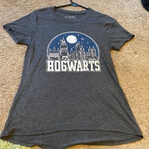 Hog warts grey shirt